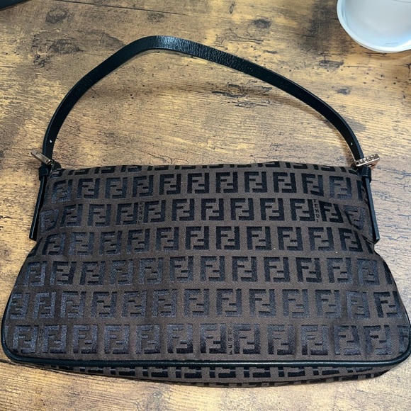Authentic Fendi zucchini baguette in black - Picture 2 of 6
